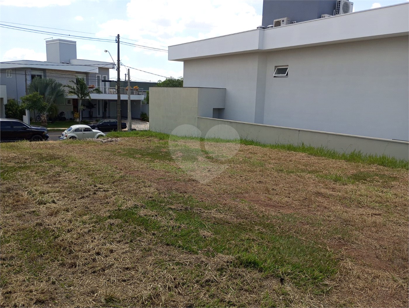 Terreno para venda no condomínio de alto padrão DAMHA II