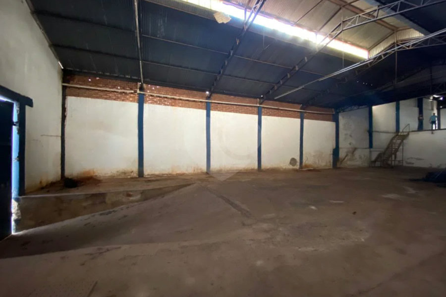 Terreno e Barracão comercial à venda ou locação, no bairro Santa Rosa - Piracicaba/SP.
