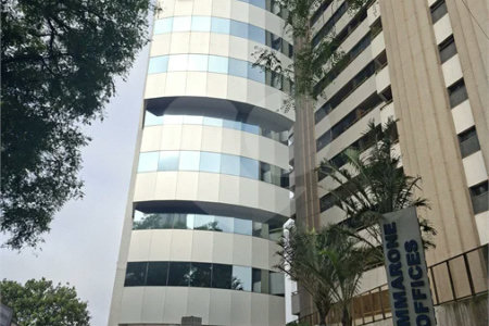 SALA COMERCIAL DE 90 M² COM 12 BAIAS, SALA DE REUNIÃO, AR-CONDICIONADO CENTRAL E 2 VAGAS!