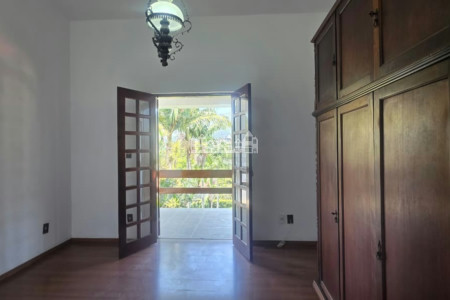 Casa à venda com 5 quartos, sendo 3 suítes, em Itapetinga, Atibaia, SP