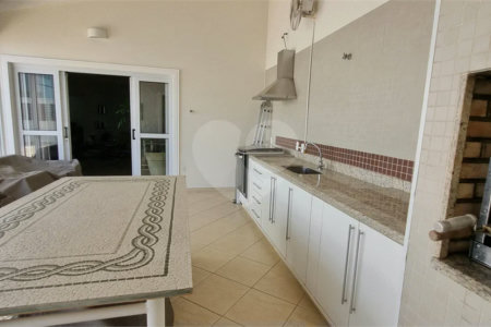 Lindo sobrado com 4 suites e piscina à venda, 365m², por R$ 2.450.000,00 no condomínio Villa Suiça, em Indaiatuba/SP.