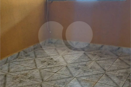 Casa Térrea 2 Dormitórios com 1 Vaga de Garagem Próxima à Estação São Lucas – Excelente Oportunidade para Morar ou Investir.