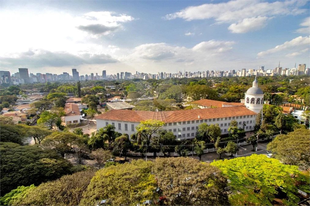 Cobertura Itaim 260 m2 , 3 suítes e 2 vagas de garagem