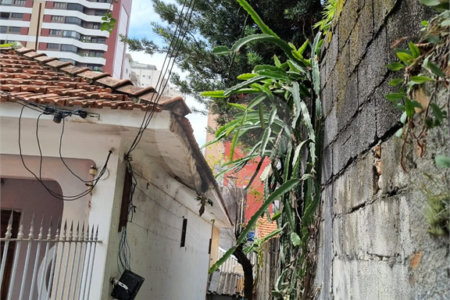 Casa na Vila Madalena com 240 metros quadrados de terreno