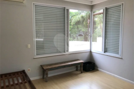 SOBRADO ALTO PADRÂO COND.PARQUE SABARA