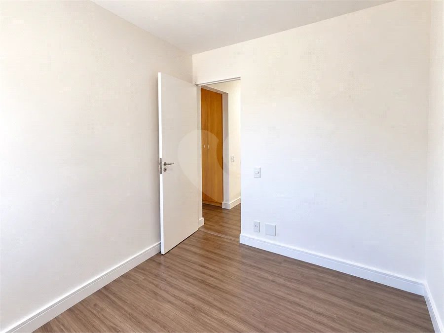Apartamento de 44 m² com 2 dormitórios, varanda integrada e 1 vaga na Vila Guarani