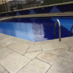 COBERTURA COM PISCINA E CHURRASQUEIRA NA CASA VERDE.