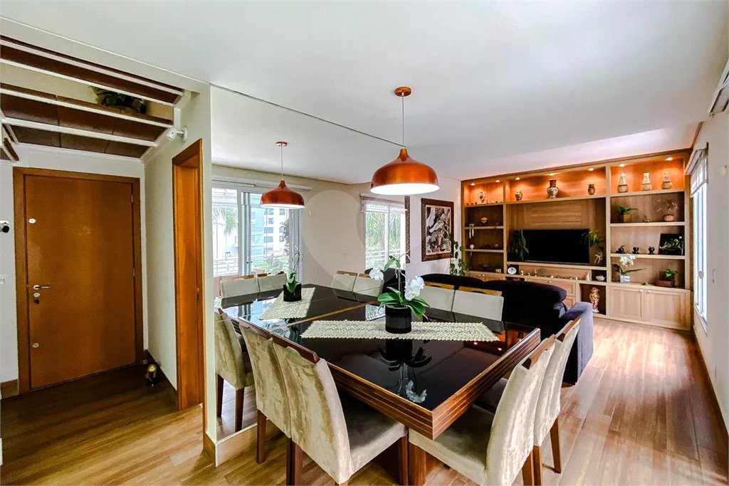 Duplex de 96m2 decorado com varanda gourmet e 2 vagas no Alto do Ipiranga