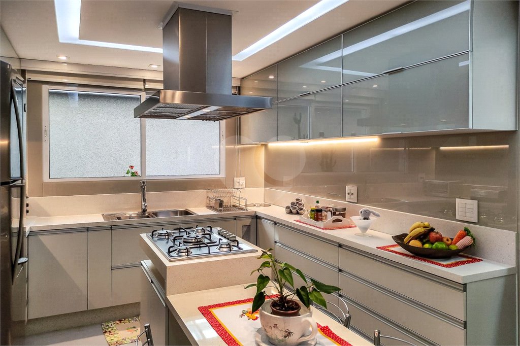 Casa à venda com 3 suítes no condomínio Residencial Paineiras, São Paulo - SP