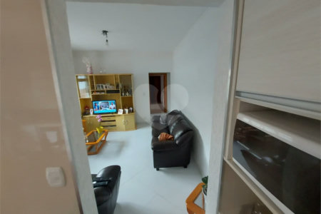 CASA TÉRREA À VENDA NA MOOCA - COM PORTEIRA FECHADA.