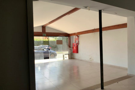 Salão Comercial 150m² na Lucas Nogueira Garcez - Atibaia - SP
