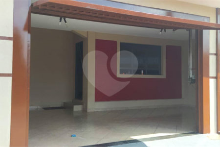 Casa térrea no Jardim Santa Maria .