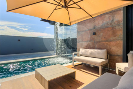 Indaiatuba - Quintas da Terracota - 1252 m² de terreno - casa térrea com 514 m² de área construída -3 vagas de garagem cobertas e 3 descobertas Lavabo - Sala de estar e jantar amplas e integradas - Escritório privativo - Cozinha toda equipada com geladeira, forno, micro-ondas, lava-louças,