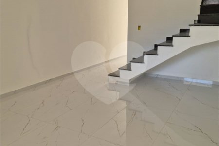 Casa com 134m², 3 dormitórios, 2 vagas, à venda na Vila Prudente.