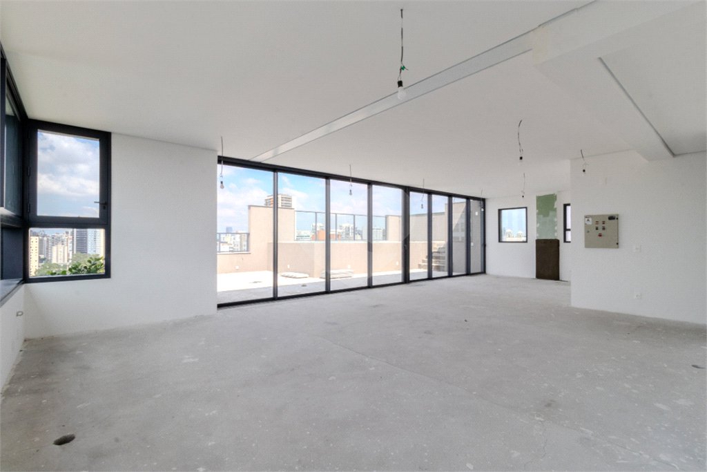 Apartamento à venda com 3 suítes em Campo Belo, São Paulo, SP
