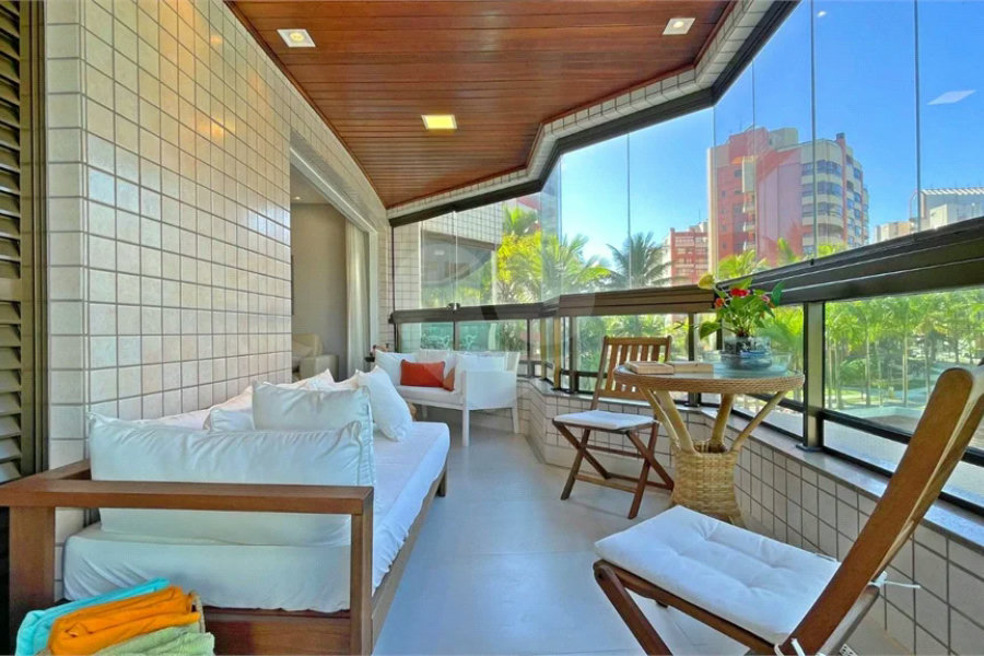 Apartamento à venda com 3 quartos, sendo 2 suítes, em Riviera de São Lourenço, Bertioga, SP
