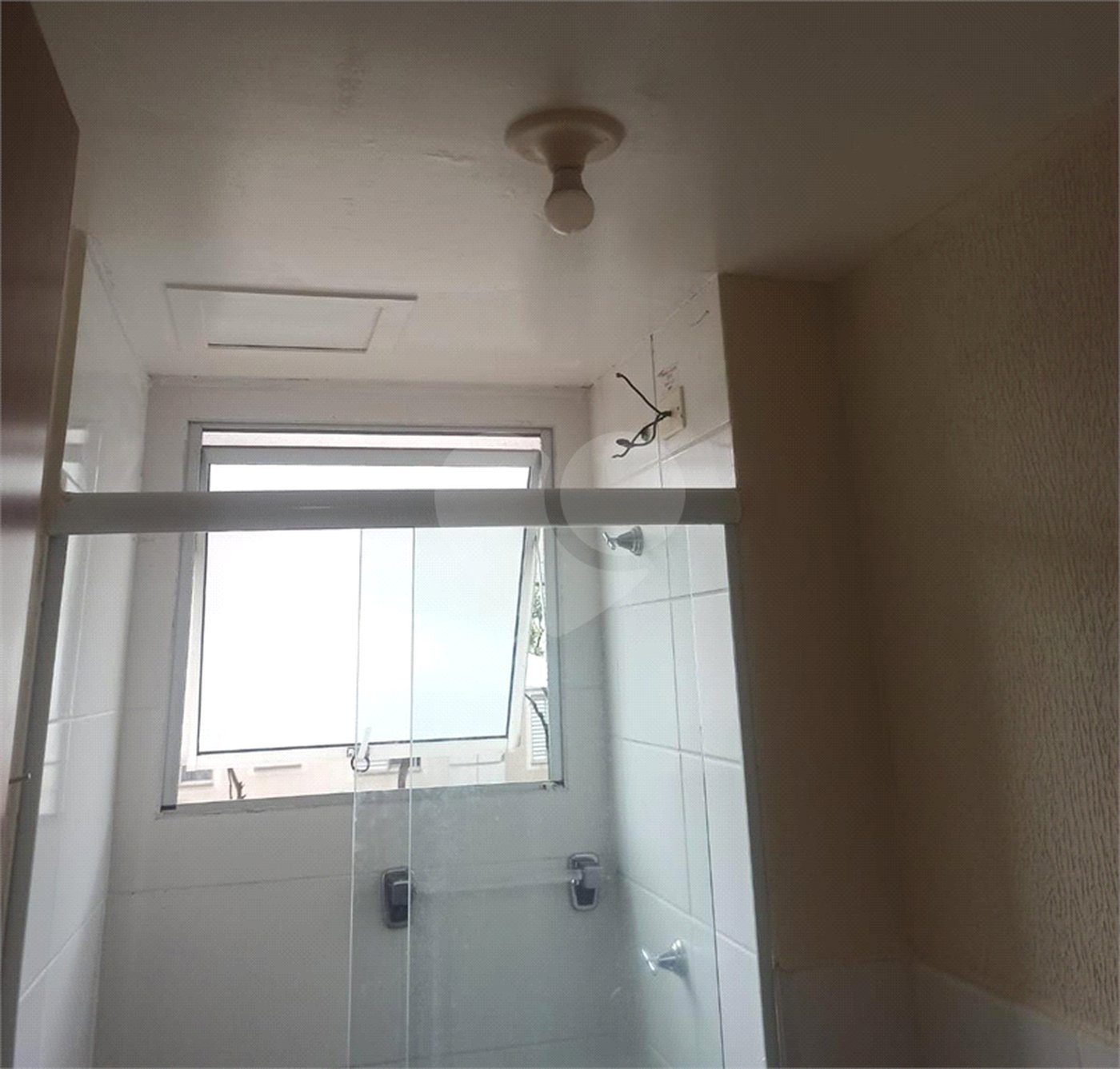Apartamento no térreo, localizado no Condomínio Residencial Monte Everest