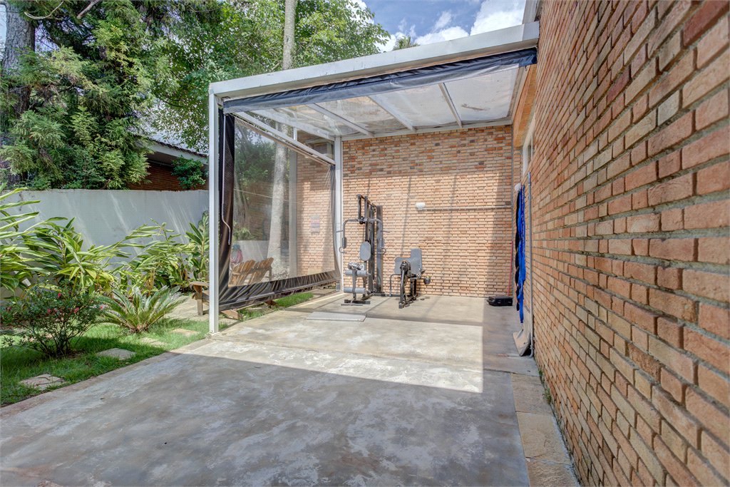 Sobrado à venda com 4 quartos, sendo 2 suítes, em Chácara Monte Alegre, São Paulo, SP