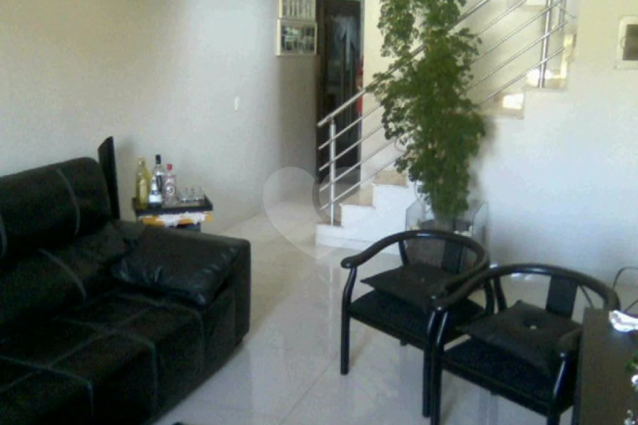 Sobrado à venda com 3 quartos, sendo 1 suíte,  em Vila Nova Cachoeirinha, São Paulo, SP