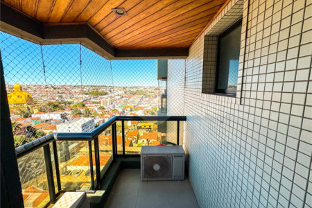 Apartamento à Venda no Centro de São Carlos - com 3 Suítes.