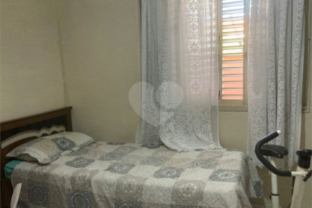 Vende-se excelente casa próxima ao Centro