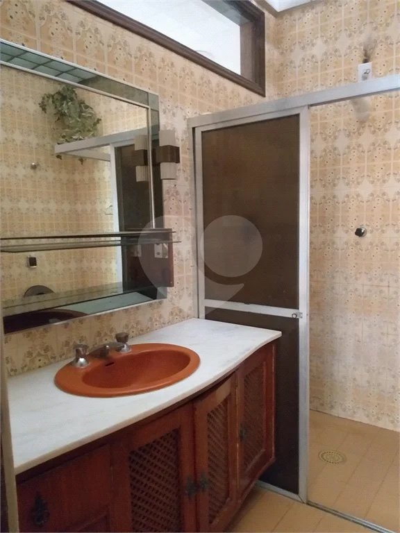 Casa à venda com 4 quartos, sendo 1 suíte,  no Centro, Vinhedo, SP