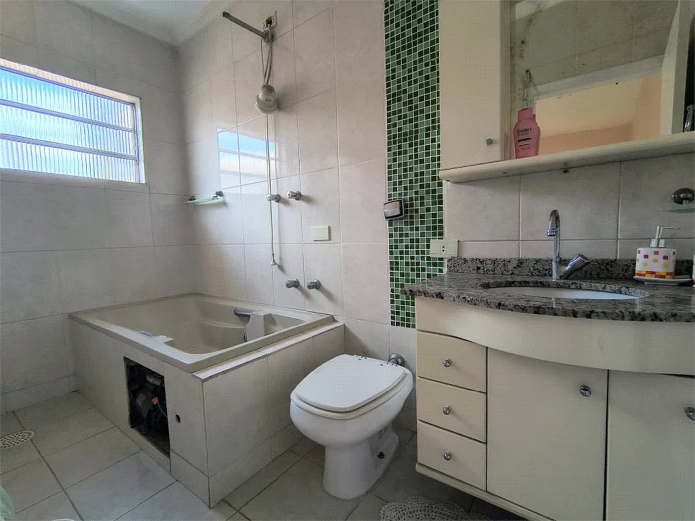 Sobrado à venda com 3 quartos, sendo 1 suíte,  em Vila Polopoli, São Paulo, SP