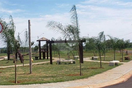 Terreno no Condomínio Residencial Vila Madalena.