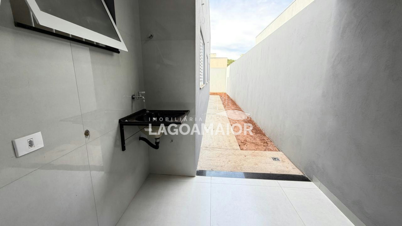Casa à venda com 3 quartos, sendo 1 suíte, em Bela Vista da Lagoa, Três Lagoas - MS