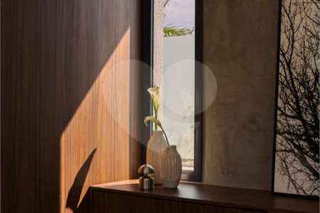 Indaiatuba - Condominio Villa Sapezal - 318 m² de Terreno - 230 m² de Área Construída - 3 suítes, sendo 1 Master com closet planejado - Sala de TV - Sala de estar integrada à Sala de jantar - Cozinha com móveis planejados - Despensa - Escritório planejado - Lavabo - Piscina com preparação para aquec