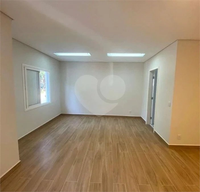 Casa à venda no bairro Dos Casa, em São Bernardo do Campo, com 280 m², 4 dormitórios, 3 suítes, 4 vagas, hidromassagem e fácil acesso às principais rodovias.