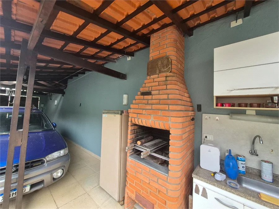 Sobrado à venda amplo, 3 quartos, 1 suíte, 3 vagas com piscina na Vila Indiana próximo à USP