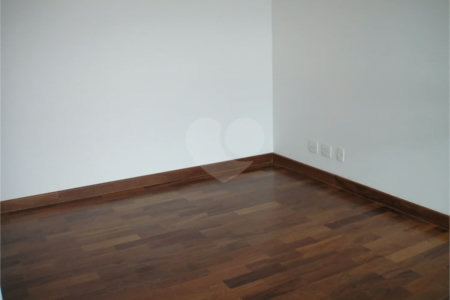 Apartamento no Jardim Anália Franco