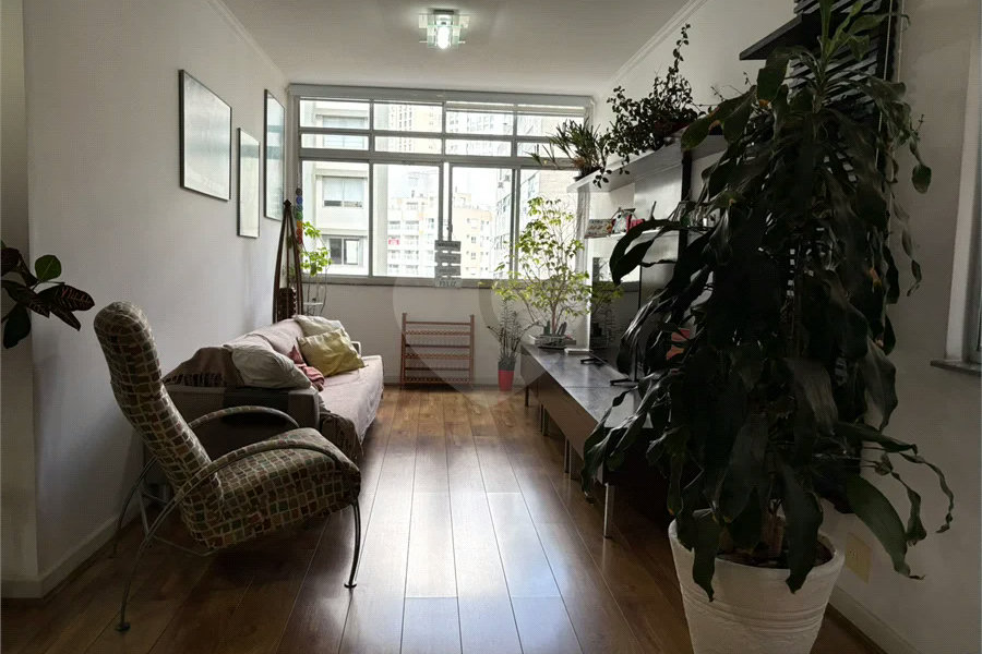 Apartamento Amplo e Mobiliado, 3 Dormitórios, 2 Vagas, Próximo à Paulista