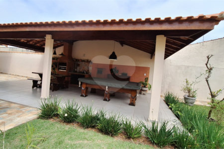 Casa térrea á venda - Peruíbe