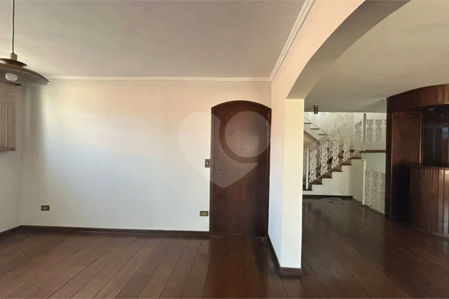 Venda Casa com 4 Dormitórios no Parque Santa Cecília