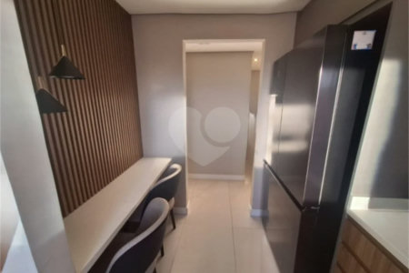 Apartamento totalmente mobiliado com 2 dormitórios, 1 vaga