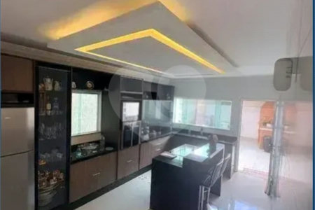 Sobrado a venda Ipiranga/SP 180m² com 3 Quartos suítes 5 banheiros 4 vagas área de serviços e Churrasqueira.