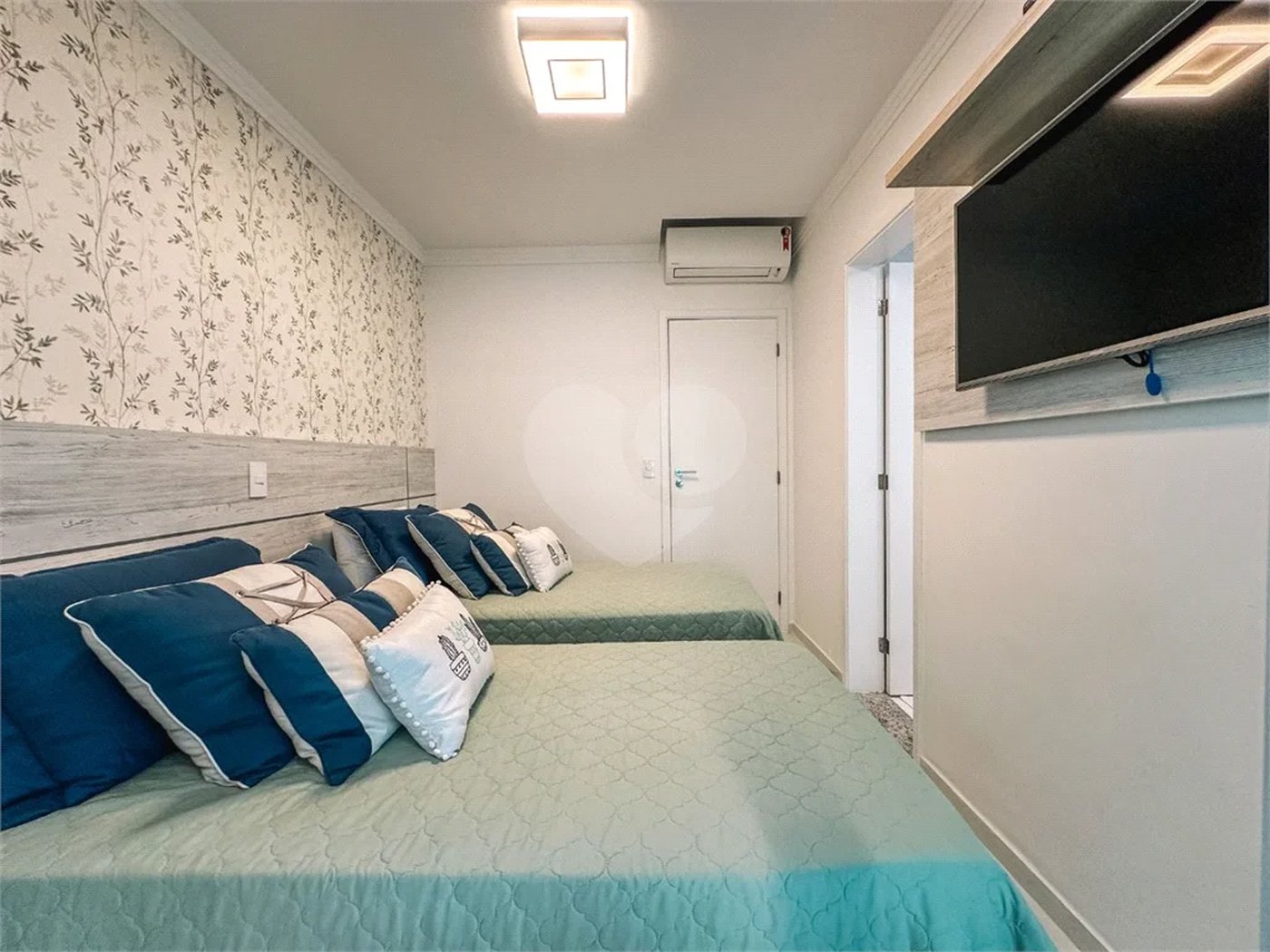 Apartamento à venda com 3 quartos, sendo 2 suítes,  em Riviera de São Lourenço, Bertioga, SP