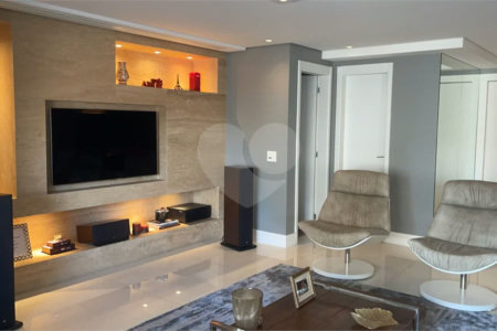 Apartamento na Mooca com 204 m² com vista maravilhosa, sendo 3 suítes e 4vagas.