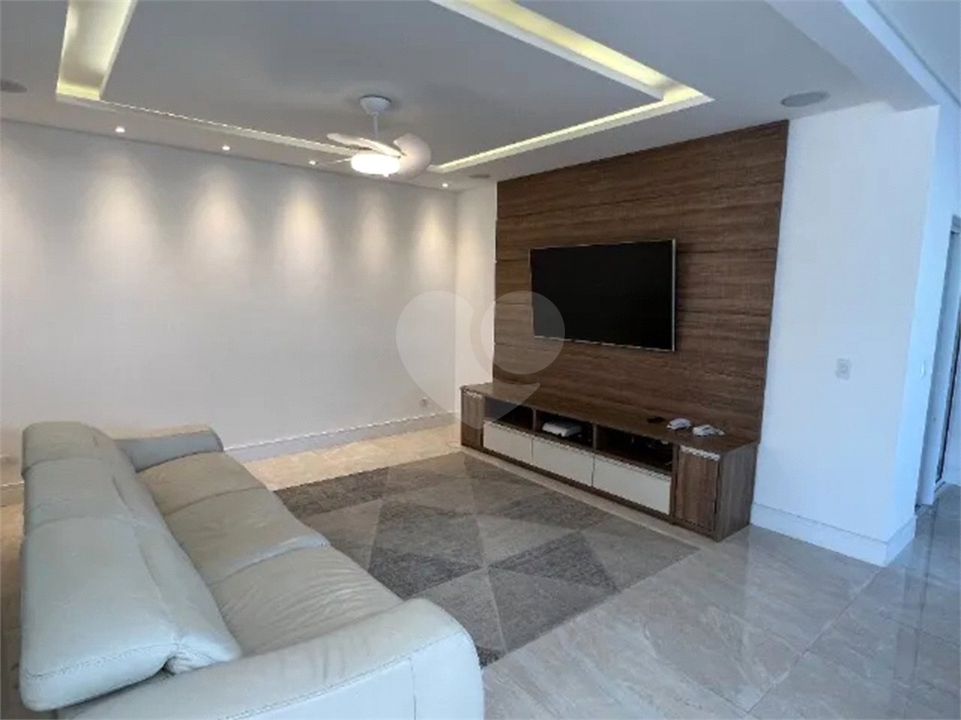 CASA A VENDA, CONDOMINIO FECHADO JARDIM DO GOLDE 3, 4 SUÍTES E 3 VAGAS DE GARAGEM, SJC/SP