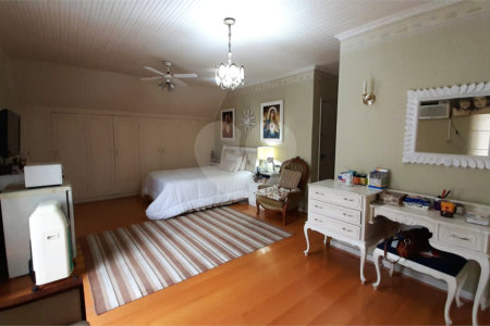 Casa de Vila à venda com 4 quartos, sendo 3 suítes, em Brooklin Velho, São Paulo, SP