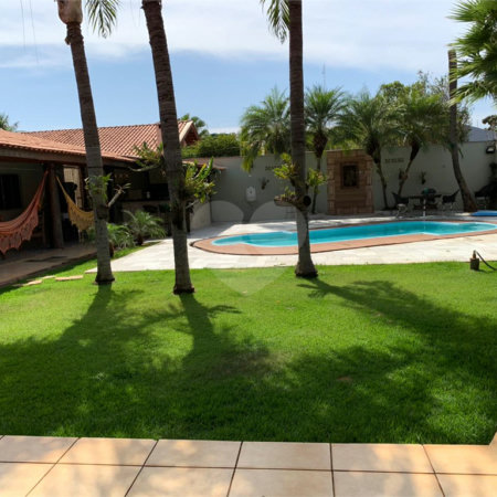 Casa à venda com 4 quartos, sendo 3 suítes, em Santos Dumont, Três Lagoas - MS