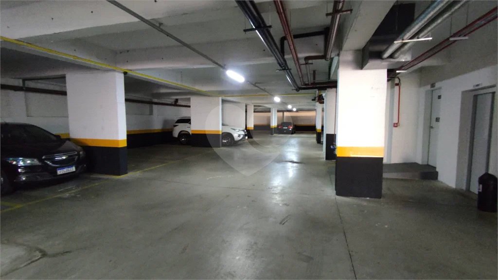 Vende-se apartamento no Edifício Residencial Flor do Ipê