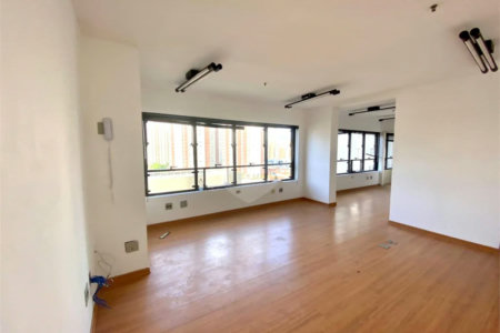 SALA COMERCIAL 55m2 Á VENDA NA VILA MARIANA (LADO DIREITO)