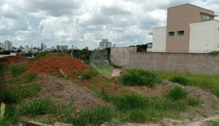 Terreno à venda em Jardim Santa Júlia, São Carlos, SP