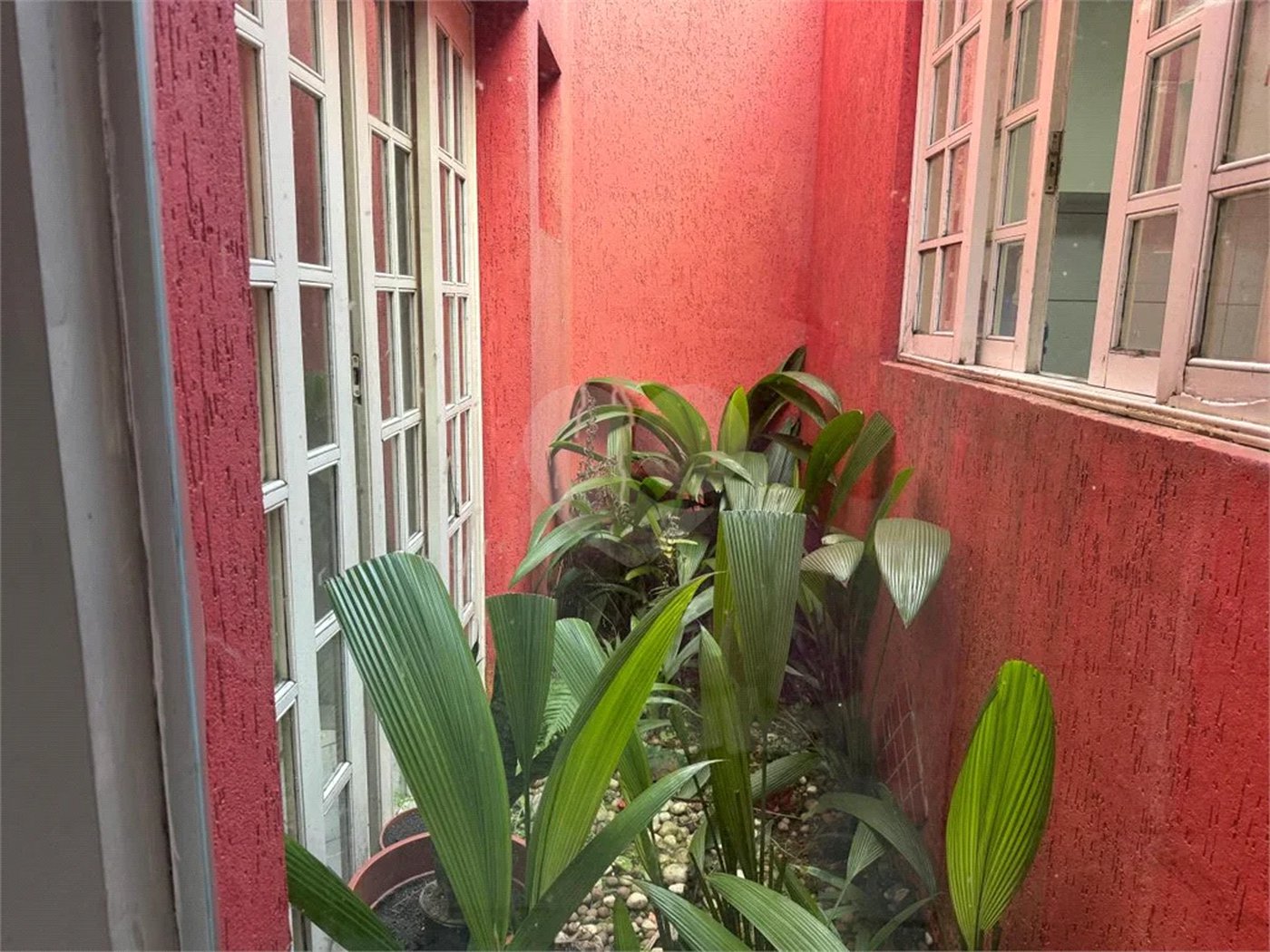 Sobrado a venda na Mooca, com 120m2, 2 dormitórios e 2 vagas - Estuda permuta.