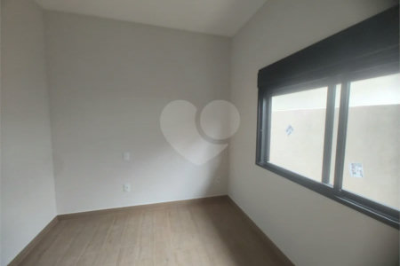 Casa exclusiva em Atibaia de alto padrão com 3 suítes, piscina, espaço gourmet, condomínio fechado, aceita financiamento