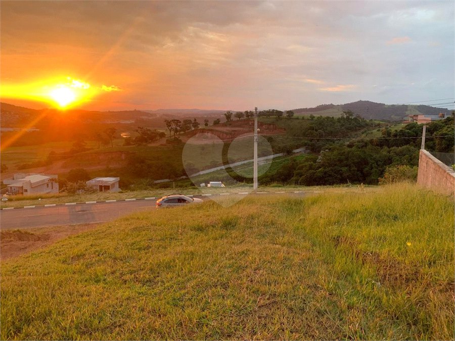 Terreno para venda com 368 metros quadrados em condomínio fechado Bom Jesus dos Perdoes SP.