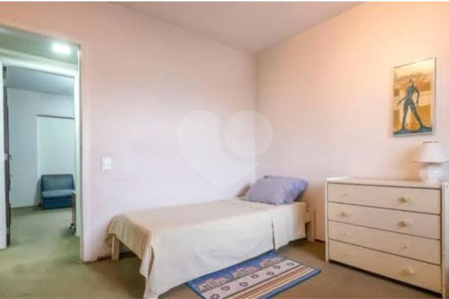 Apartamentro 3 dormitorios localizado no coração do Ibirapuera, ao lado do Ginásio do Ibirapuera,